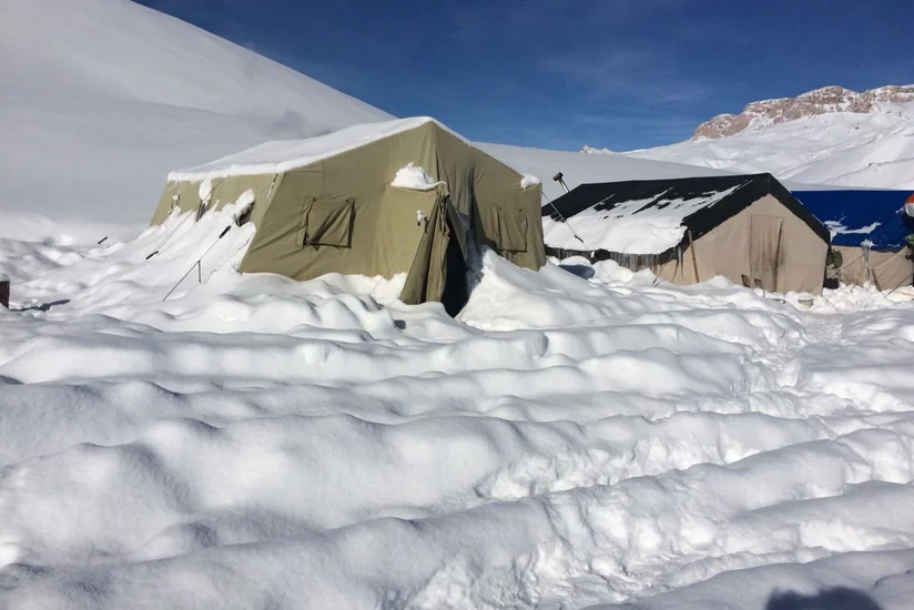 Qərargah: Hava şəraitinin kəskin pisləşməsi itkin düşmüş alpinistlərin axtarışlarını çətinləşdirib