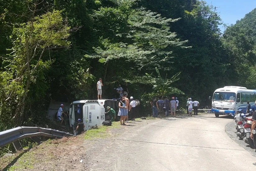 Во Вьетнаме 13 человек погибли в ДТП с автобусом