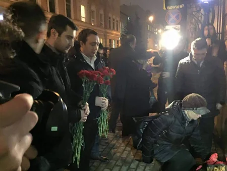 Rusiyada Günəşli yatağında həlak olan neftçilərin xatirəsi yad edilib