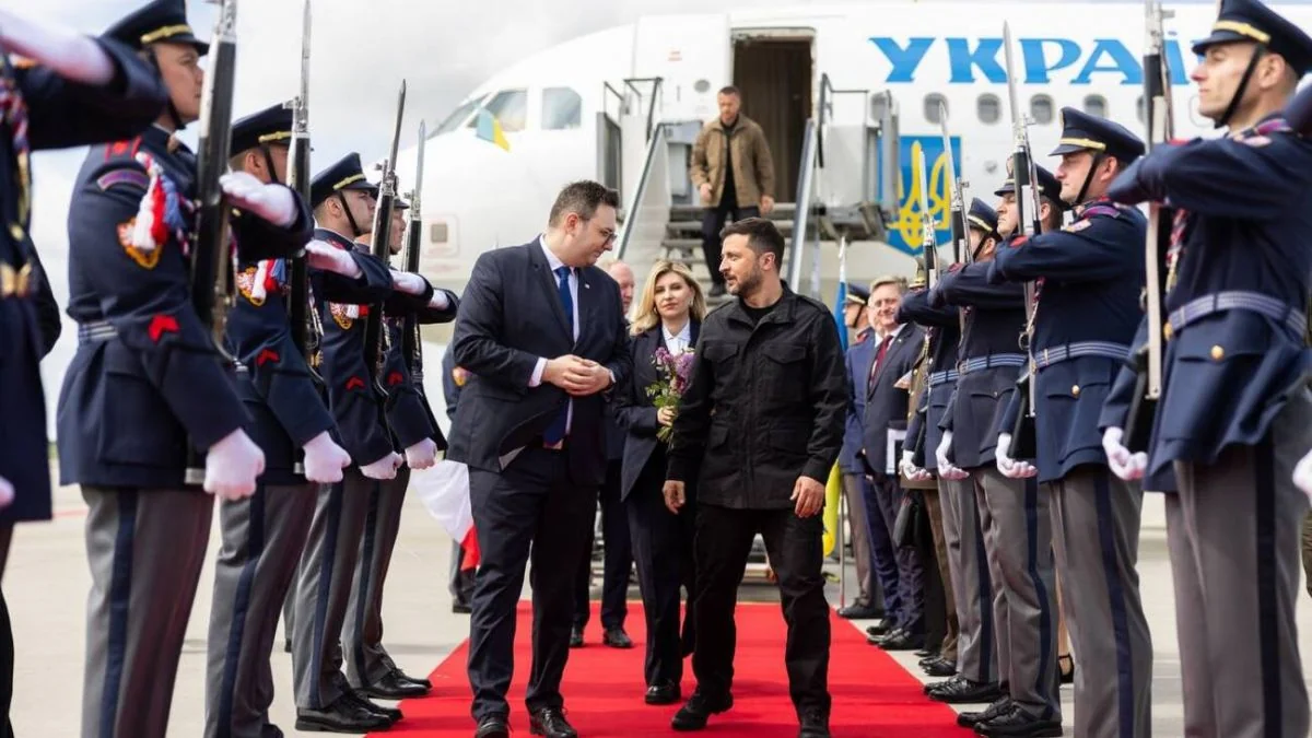 Zelenskyy arrives in Czechia for talks