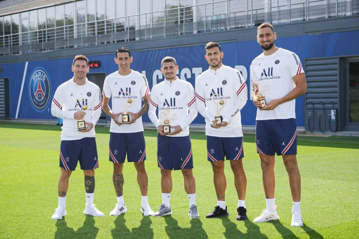PSJ Messidən başqa digər argentinalı futbolçularla vidalaşır