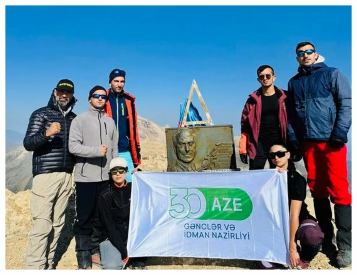 Gənclər və İdman Nazirliyinin əməkdaşları “Heydər zirvəsi”nə yürüş təşkil ediblər