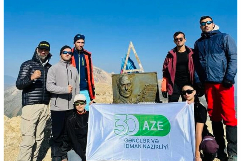 Gənclər və İdman Nazirliyinin əməkdaşları “Heydər zirvəsi”nə yürüş təşkil ediblər