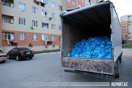 Məcburi köçkün ailələrə bayram sovqatı paylanıb