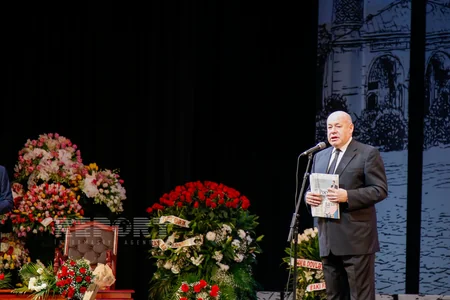 ​Bakıda Polad Bülbüloğlunun yubiley konserti keçirilib