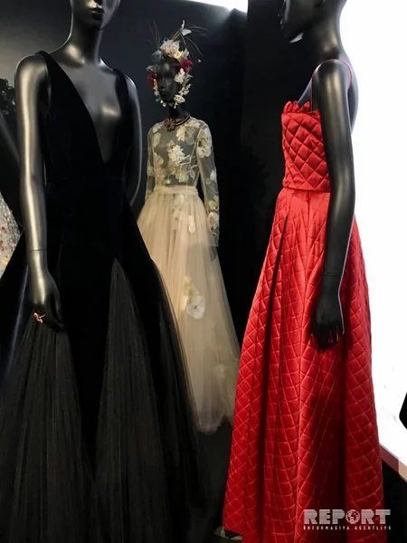 Parisdə məşhur modelyer Kristian Diorun yaradıcılığının 70 illiyi qeyd olunub - FOTOREPORTAJ