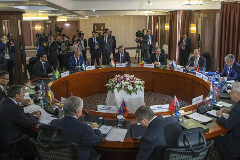 25-year-old CIS: unresolved conflicts and lost faith - COMMENT