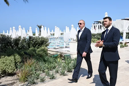 Prezident və Birinci xanım “Sea Breeze”də LANDAU Məktəbinin və “The Grand” apart hotelinin açılışında iştirak ediblər - YENİLƏNİB