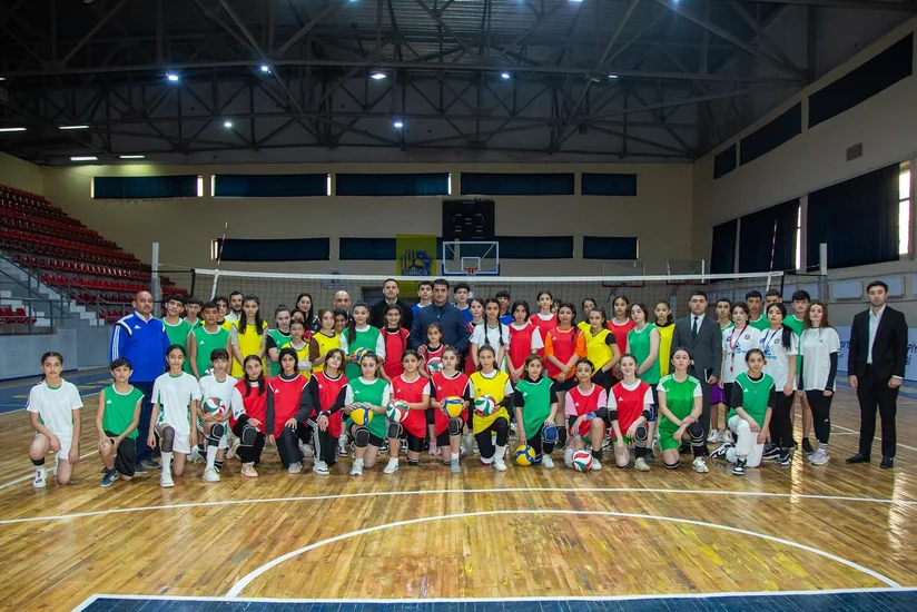 Federasiya rəhbərliyi Gəncədə gənc voleybolçularla görüşüb