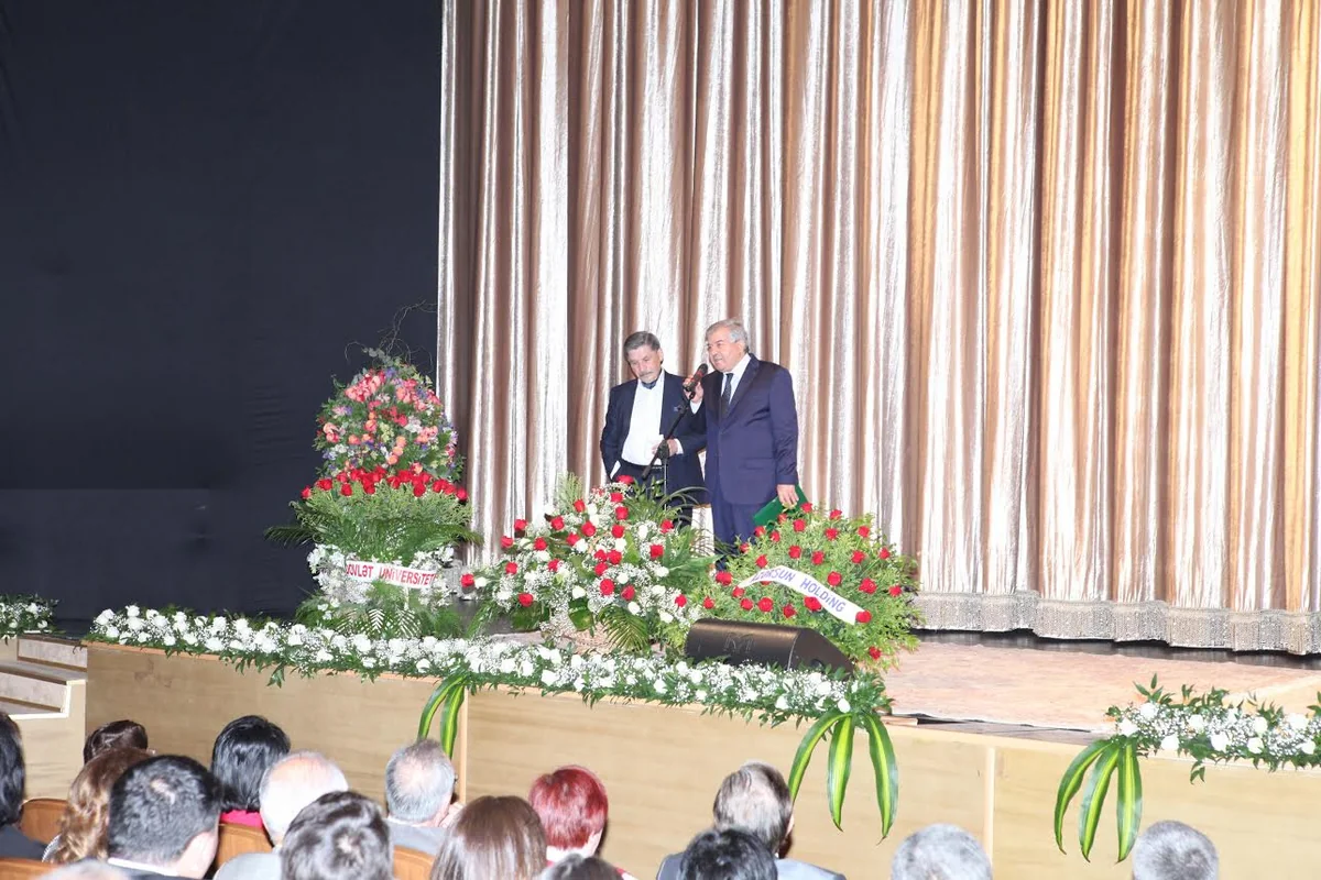 Xalq şairi Sabir Rüstəmxanlının 70 illik yubiley tədbiri keçirilib - FOTO