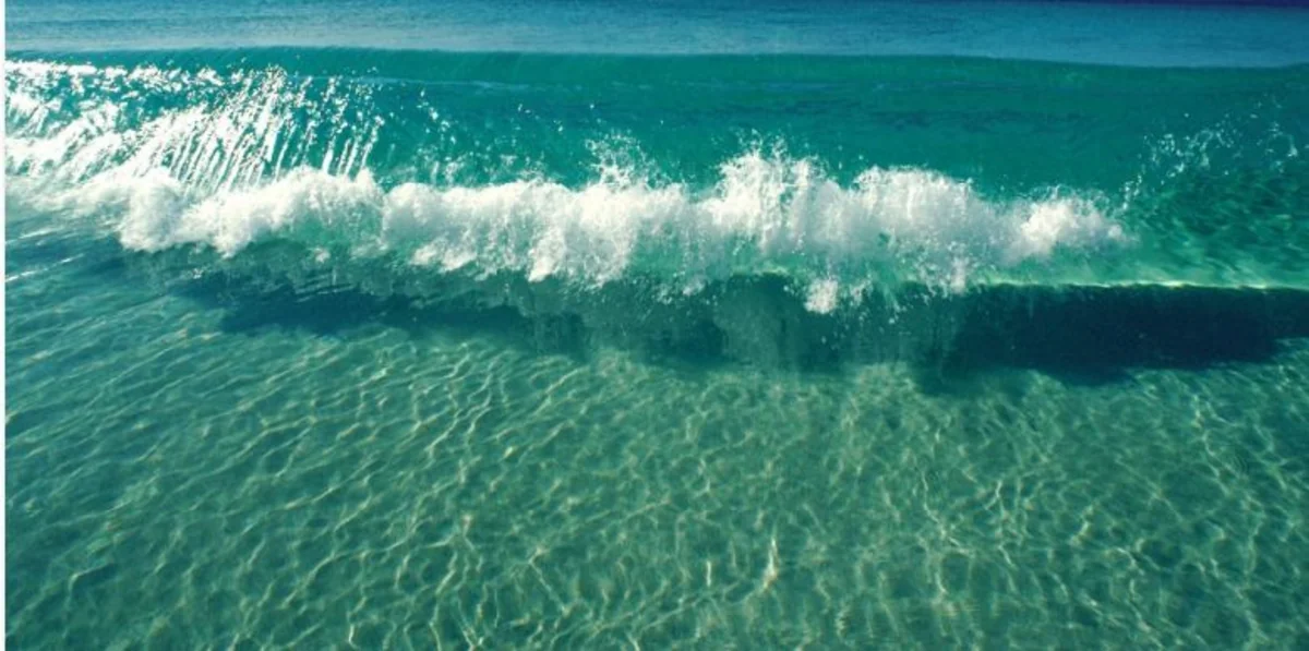 Xəzərdə batan şəxs xilas edilib