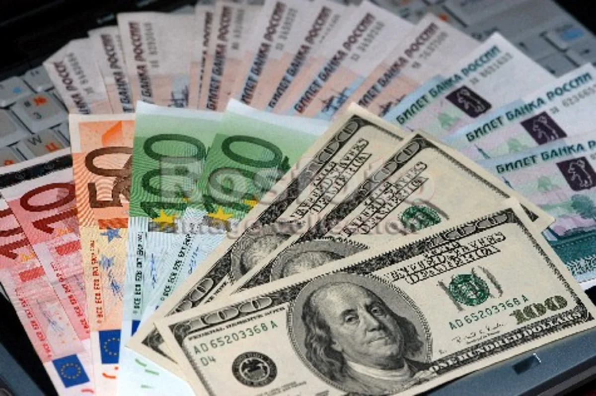 Avronun məzənnəsi 1,14 dollar həddinə yaxınlaşır