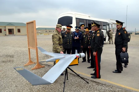 Uzbek defence minister visits military unit in Azerbaijan