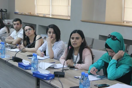 KİV nümayəndələri AzInTelecom”un Data Mərkəzi ilə tanış olub