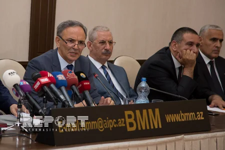 Azərbaycan Prezidentinin köməkçisi KİV rəhbərləri ilə görüşüb - FOTO