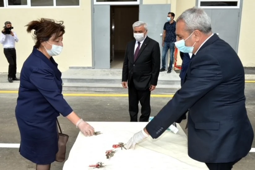 Qaraçuxur qəsəbəsində neftçilərə yeni mənzillərin orderləri təqdim edildi