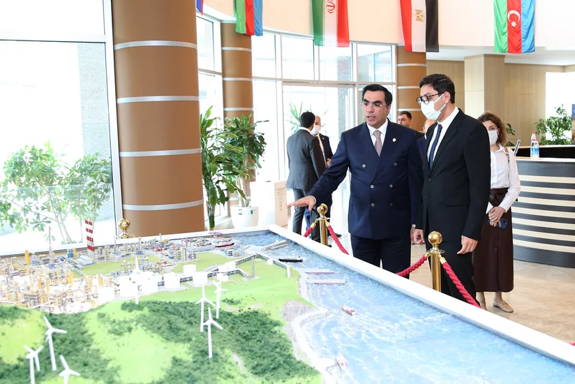 Fərid Qayıbov Bakı Ali Neft Məktəbində olub
