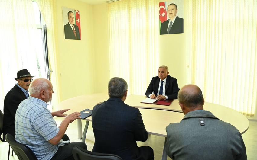 Vüqar Əhmədov Yevlaxda vətəndaşları qəbul edib