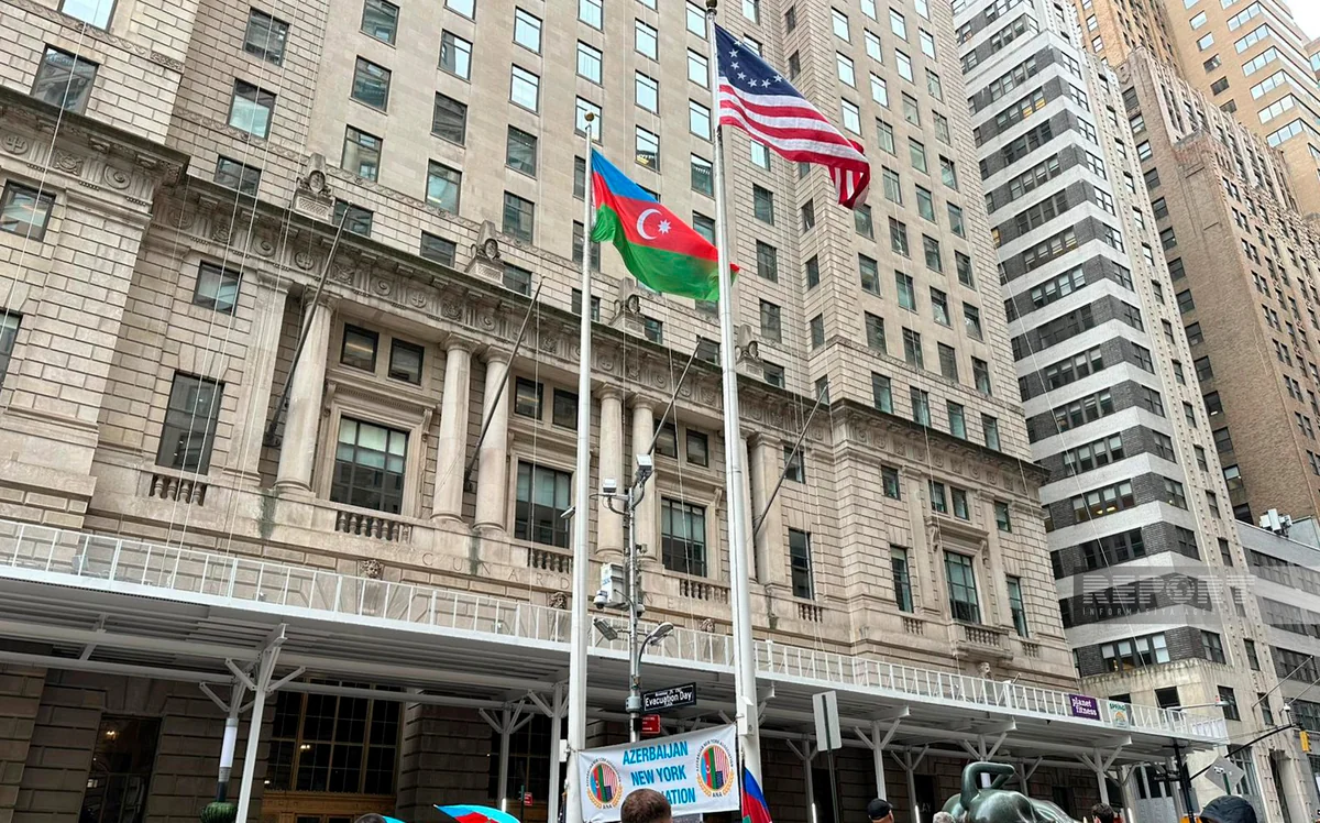 Azerbaijani flag raised in New York on May 28 - Independence Day