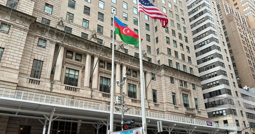 Azerbaijani flag raised in New York on May 28 - Independence Day