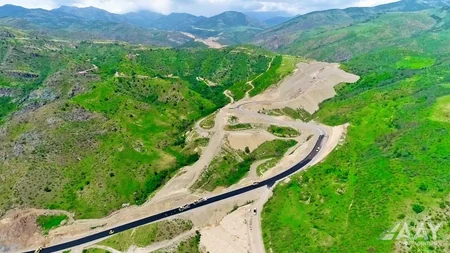 Laçın şəhərindən yan keçən yeni avtomobil yolunun asfaltlanmasına başlanılıb