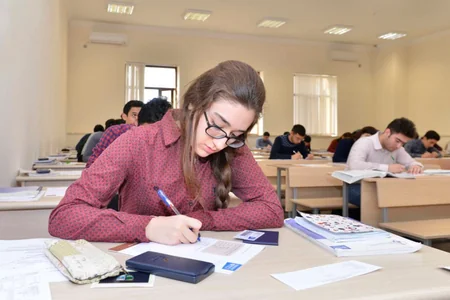 ​Bakı Ali Neft Məktəbində semestr imtahanlarını britaniyalı müəllimlər keçirir