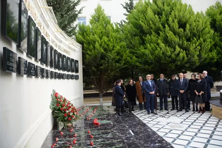 UNEC-də 20 Yanvar şəhidlərinin Memorial-Xatirə Kompleksinin açılışı olub