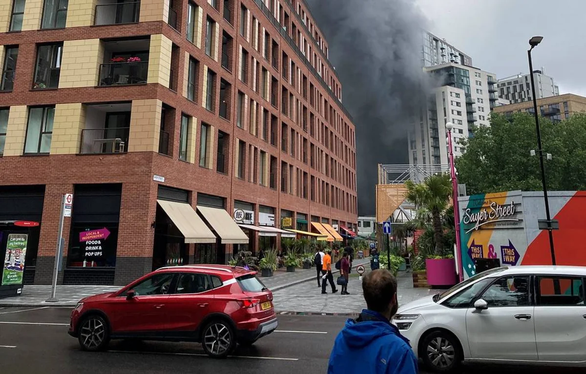 Londonda yanğın zamanı bir neçə nəfər zərər çəkib