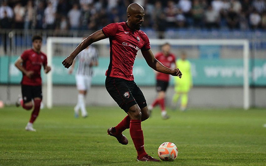 “Qəbələ” daha bir futbolçusu ilə yollarını ayırıb