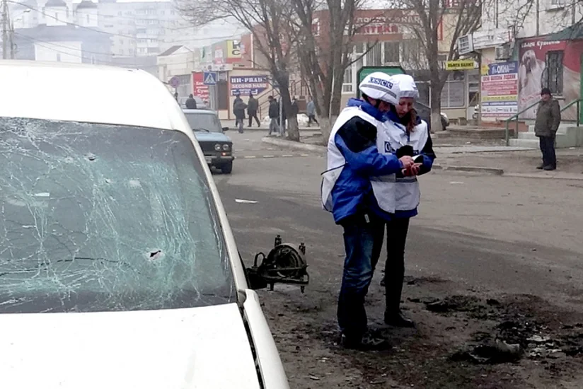 Автомобиль с наблюдателями ОБСЕ подорвался на фугасе под Луганском