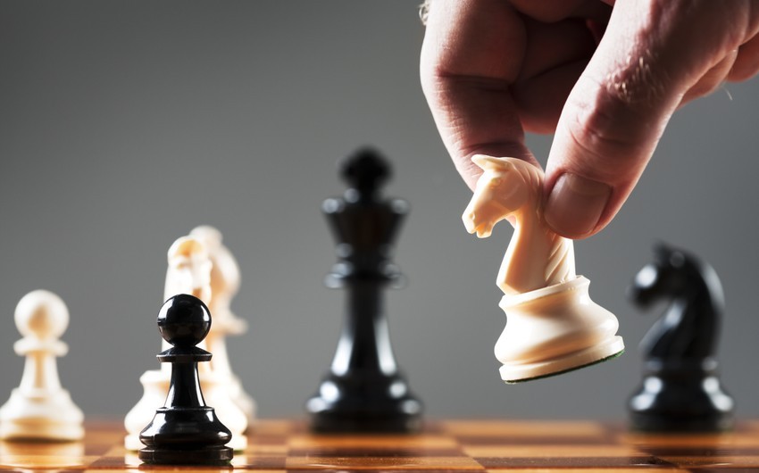 Game of the week: Carlsen is not alone...
