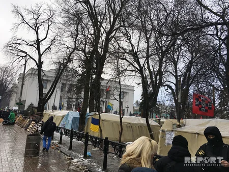 Обитатель палаточного городка у Верховной рады Украины: Мы в любой момент готовы обороняться - ФОТОРЕПОРТАЖ - ВИДЕО