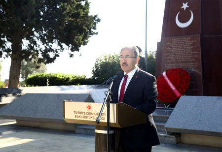 Türkiyə Respublikasının 100 illiyi münasibətilə Türk şəhidliyi abidəsi və Şəhidlər xiyabanı ziyarət olunub