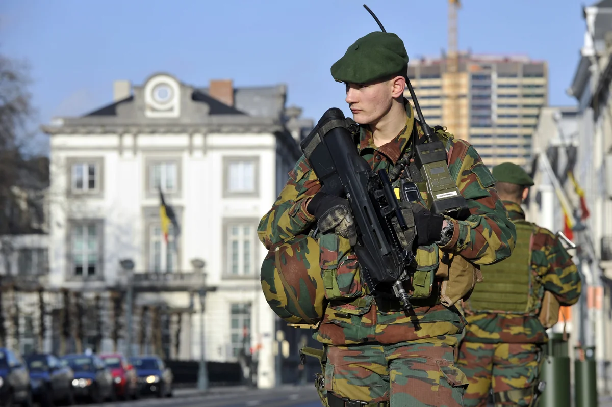 Thousands of soldiers in Brussels protest against raise in retirement age