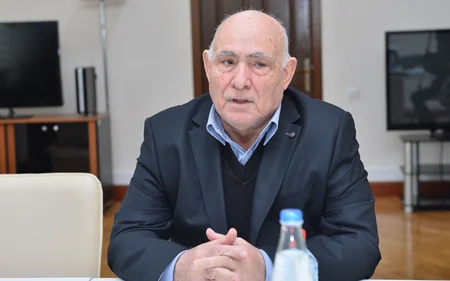 Vergilər naziri Şirvanda vətəndaşları qəbul edib