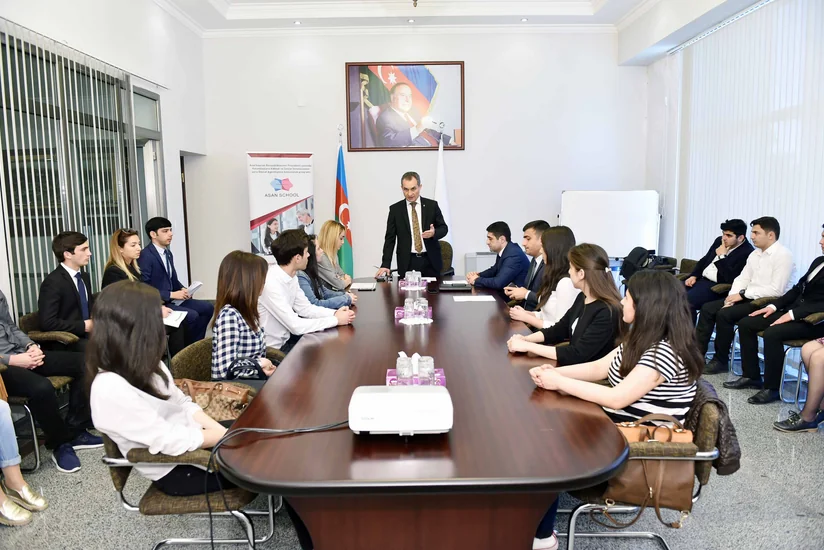 SOCAR-ın İnsan Resursları Departamentində ASAN könüllüləri ilə görüş keçirilib