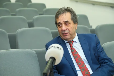 Siyavuş Kərimi: Məktəbli övladlarım da Prezident İlham Əliyevin çıxışlarını böyük həvəslə izləyirlər - MÜSAHİBƏ