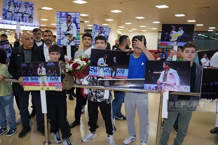 Dünya çempionu Hidayət Heydərov vətənə qayıdıb