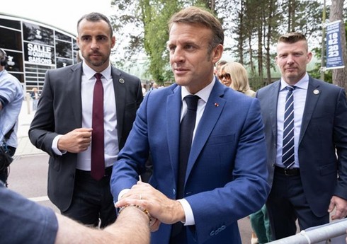 Makron: Putinin danışıqlar təklifi ilk addımdır, lakin yetərli deyil