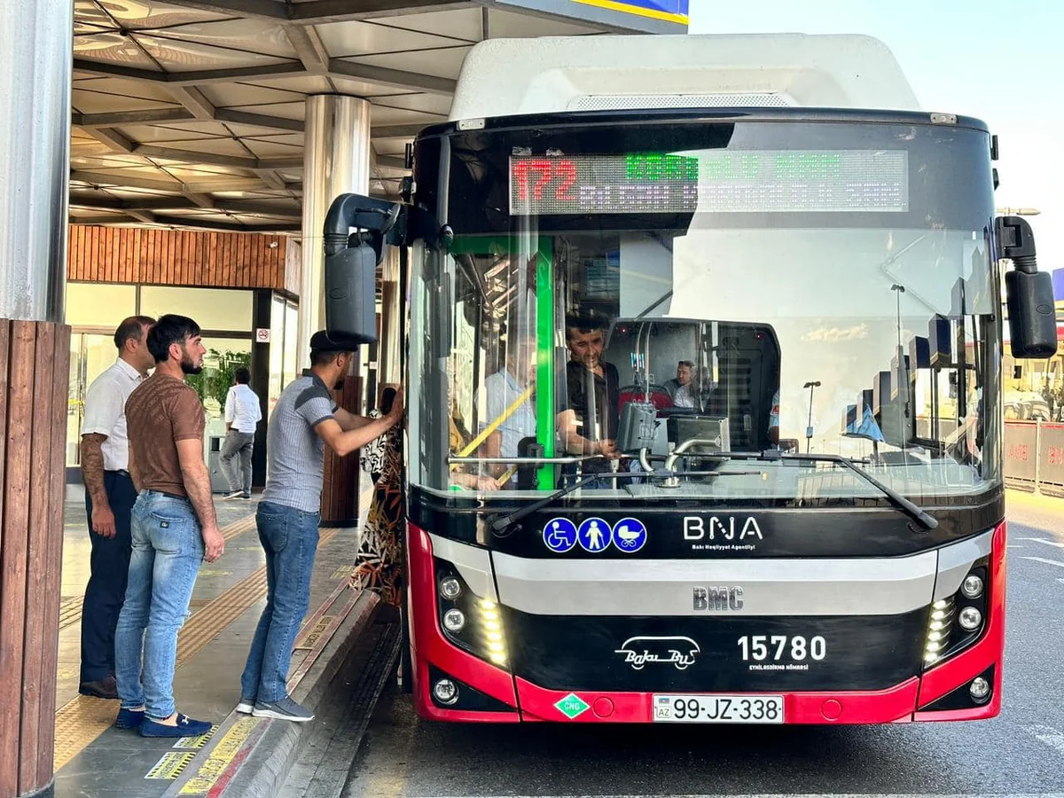 172 nömrəli marşrut xətti üzrə böyüktutumlu avtobuslar istifadəyə verilib