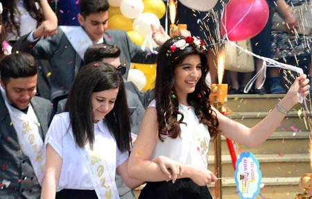 Bakı məktəblərində “Son zəng” çalınıb