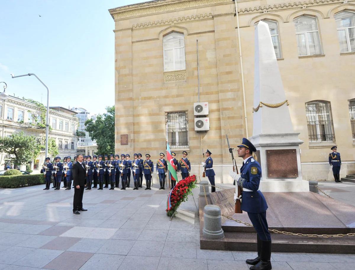 President Ilham Aliyev visits the monument erected in honor of Azerbaijan Democratic Republic