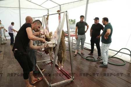 Bakıda əhali qurban kəsib