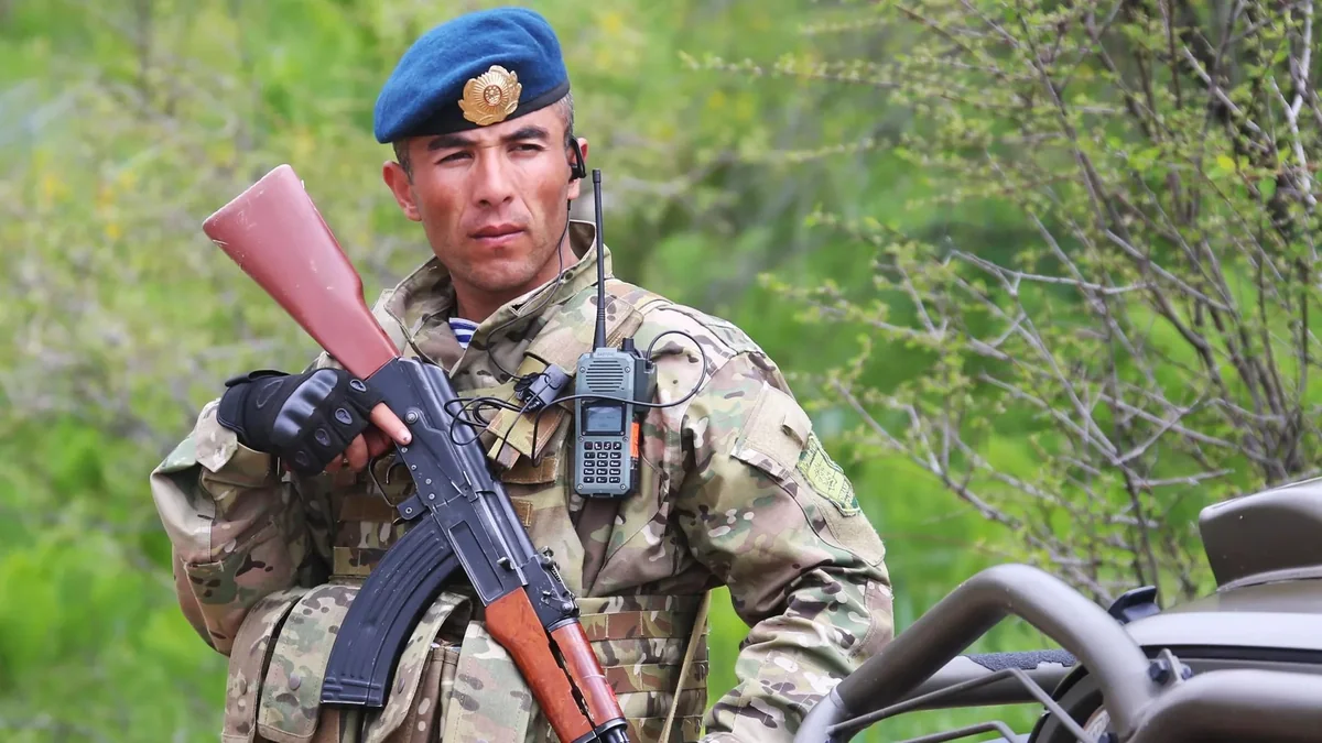 Tacikistanda antiterror əməliyyatı zamanı 1 zabit ölüb, 13 hərbçi yaralanıb
