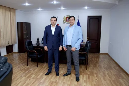 Gürcüstanda azərbaycanlı rayon rəhbəri özünə məsləhətçi təyin edib