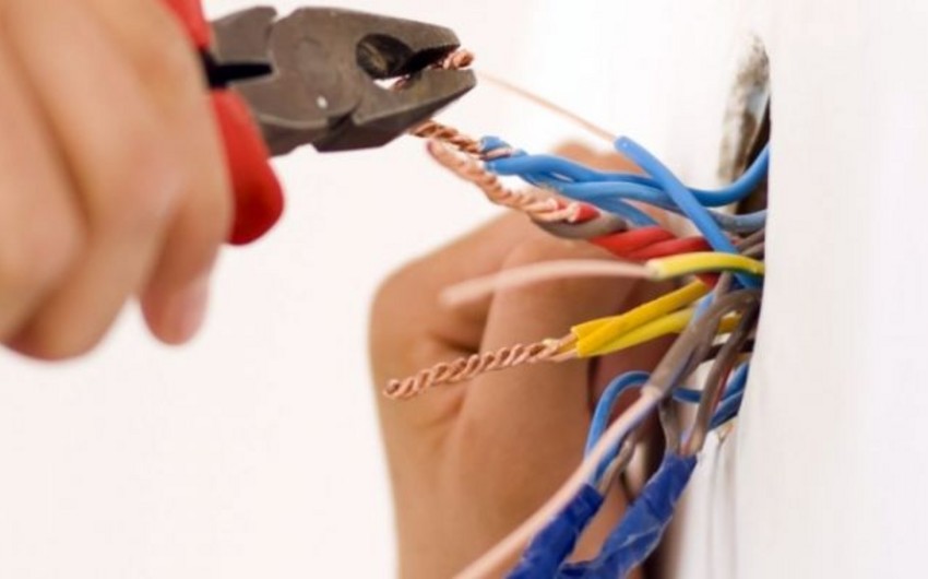 Qaxda 22 yaşlı gənci elektrik cərəyanı vuraraq öldürüb