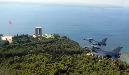 Türkiyənin müdafiə naziri Egey dənizinin şimalında “F-16” ilə uçuş edib