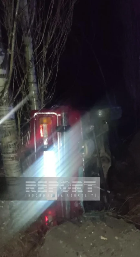 Goranboyda avtomobil aşıb, xəsarət alanlar var