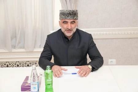 Dini Komitənin sədri Abşeronda vətəndaşları qəbul edib