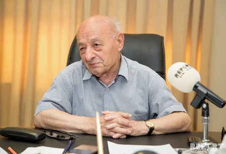 Ömər Eldarov: Lütfi Zadənin qəbirüstü abidəsi ilə nəyi demək istədiyimi başa düşmədilər - MÜSAHİBƏ